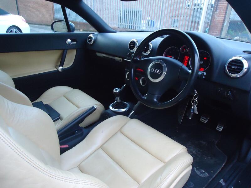 AUDI TT