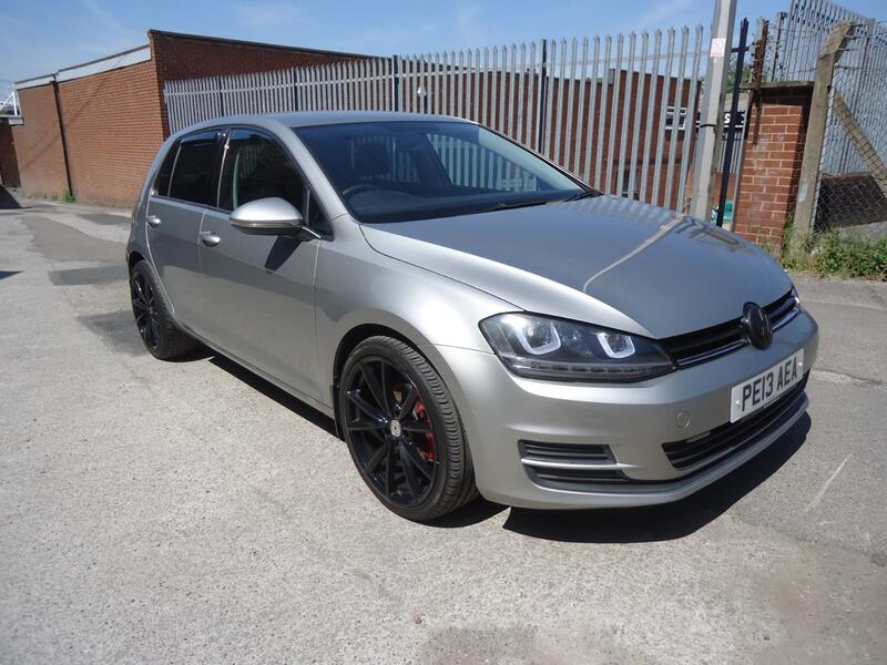 VOLKSWAGEN GOLF