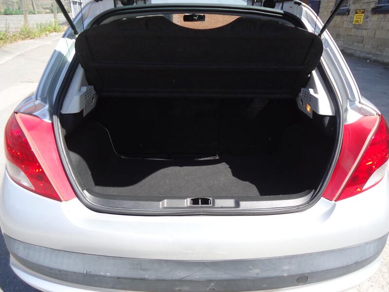 PEUGEOT 207
