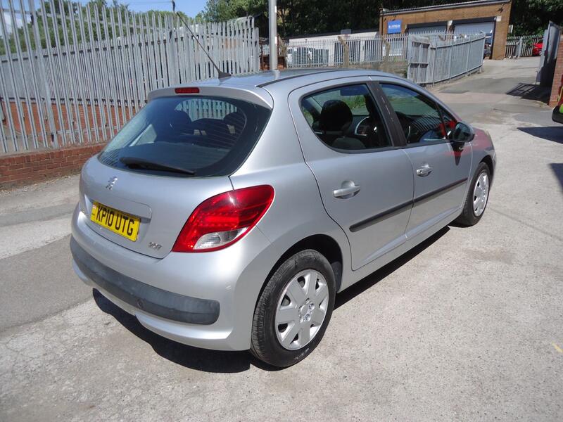 PEUGEOT 207