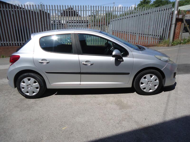 PEUGEOT 207