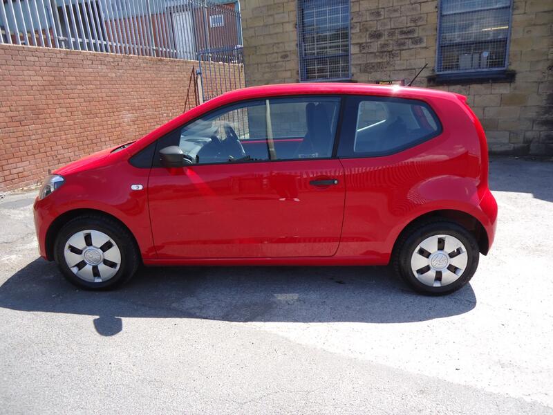 VOLKSWAGEN UP